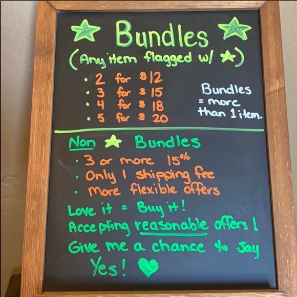 20311 ⭐️Red, green, and black earrings⭐️ - Picture 5 of 5